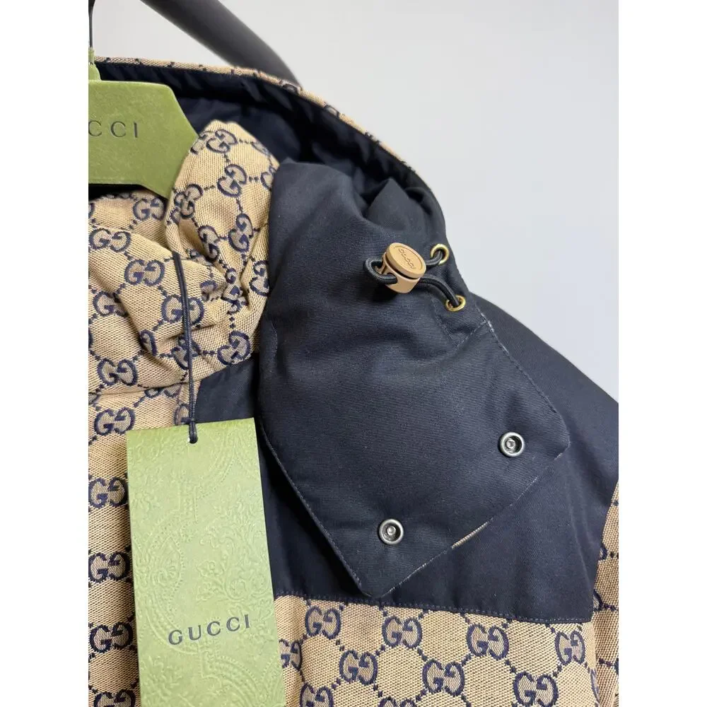 Gucci GG Monogram Down Jacket Navy Beige NWT Size 48 Medium Hooded Puffer